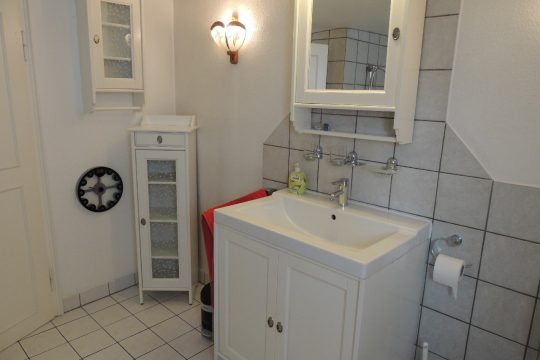 Teilansicht 1 Badezimmer im Erdgeschoss