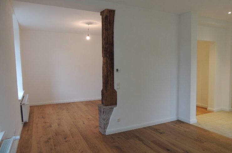 Familienfreundlich und altersgerecht: Sanierte 4-Zimmer-EG-Wohnung mit Garten im Schlosspark Gersfeld