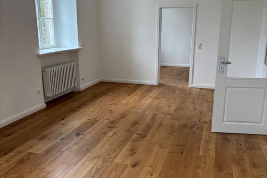 Teilansicht 1 Wohn-Esszimmer - Parkblick
